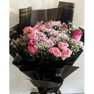 Pink Chrysanthemums Bouquet with Roses