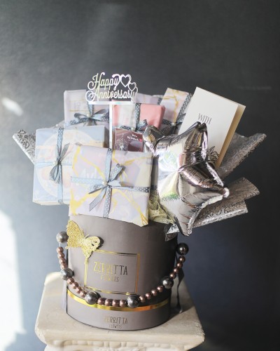 Wedding Anniversary Gifts and Cards