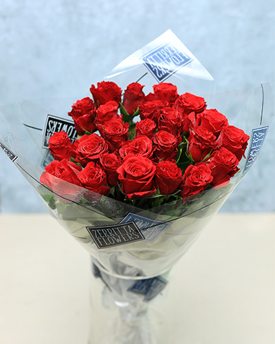 Bunch Of Ravishing Red Roses