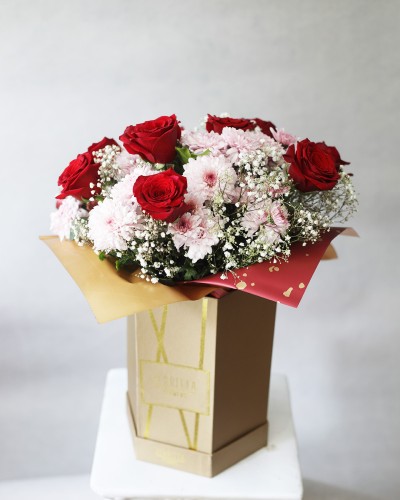 Elegant Flower Box with Assorted Flowers