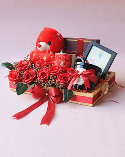 Sentimental Reflections Gift Box