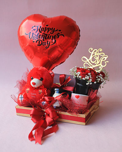 Scarlet Affection Gift Box