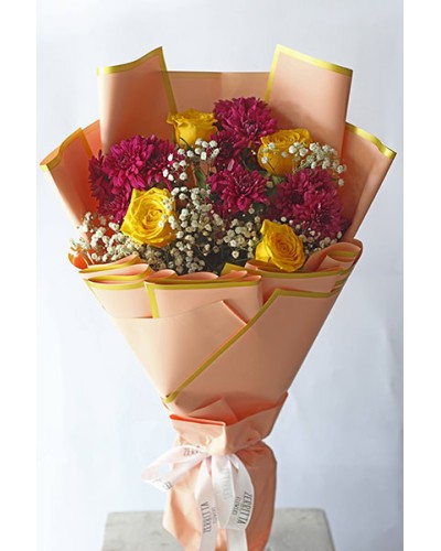 Vibrant Rose Baby’s Breath Floral Ensemble